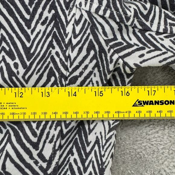 Cabi Jacket XS Gray Striped Zebra Zigzag Ponte Button Up Long 3/4 Sleeve Crew - Picture 13 of 16